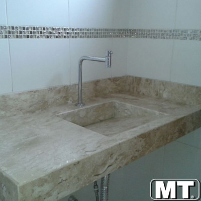 Lavatório em Travertino com Cuba Esculpida