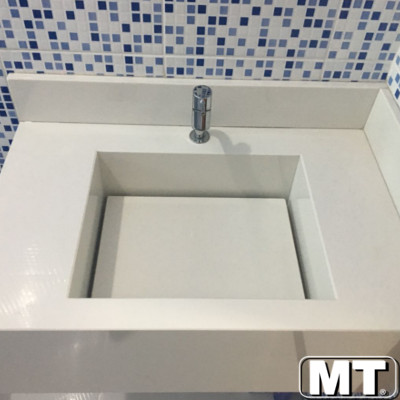 Lavatório em Branco Prime com cuba esculpida
