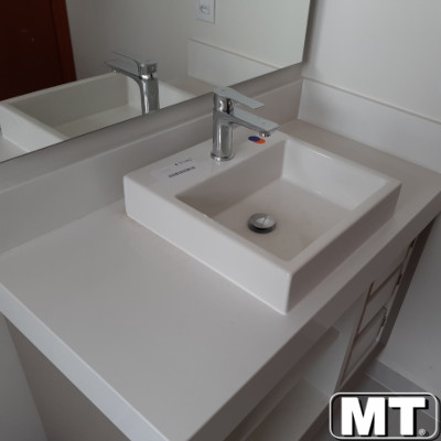Lavatório em Branco Prime com cuba embutida