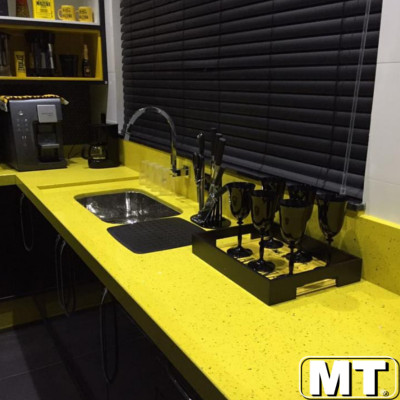 Cozinha em Amarelo Estelar