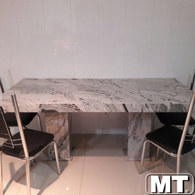 Mesa em Branco Nepal