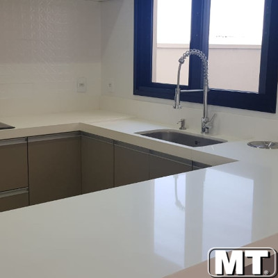 Cozinha em Quartzo Branco