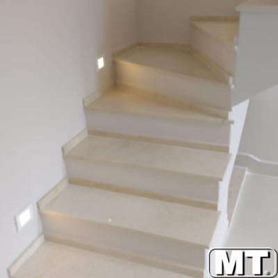 Escada em Crema Marfil